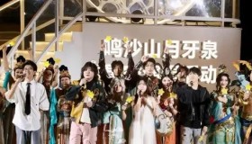 玩家创作热潮！S15英雄联盟总决赛主题同人画作席卷网络。