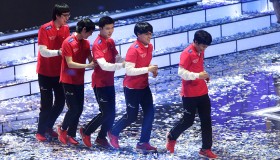 焦点对决：Knight与Yagao中路斗法，最终JDG更胜一筹击败BLG。